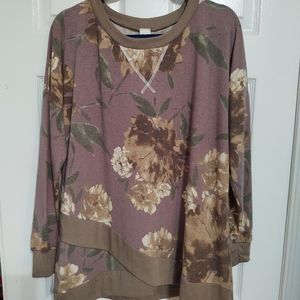 Woman's long sleeve top